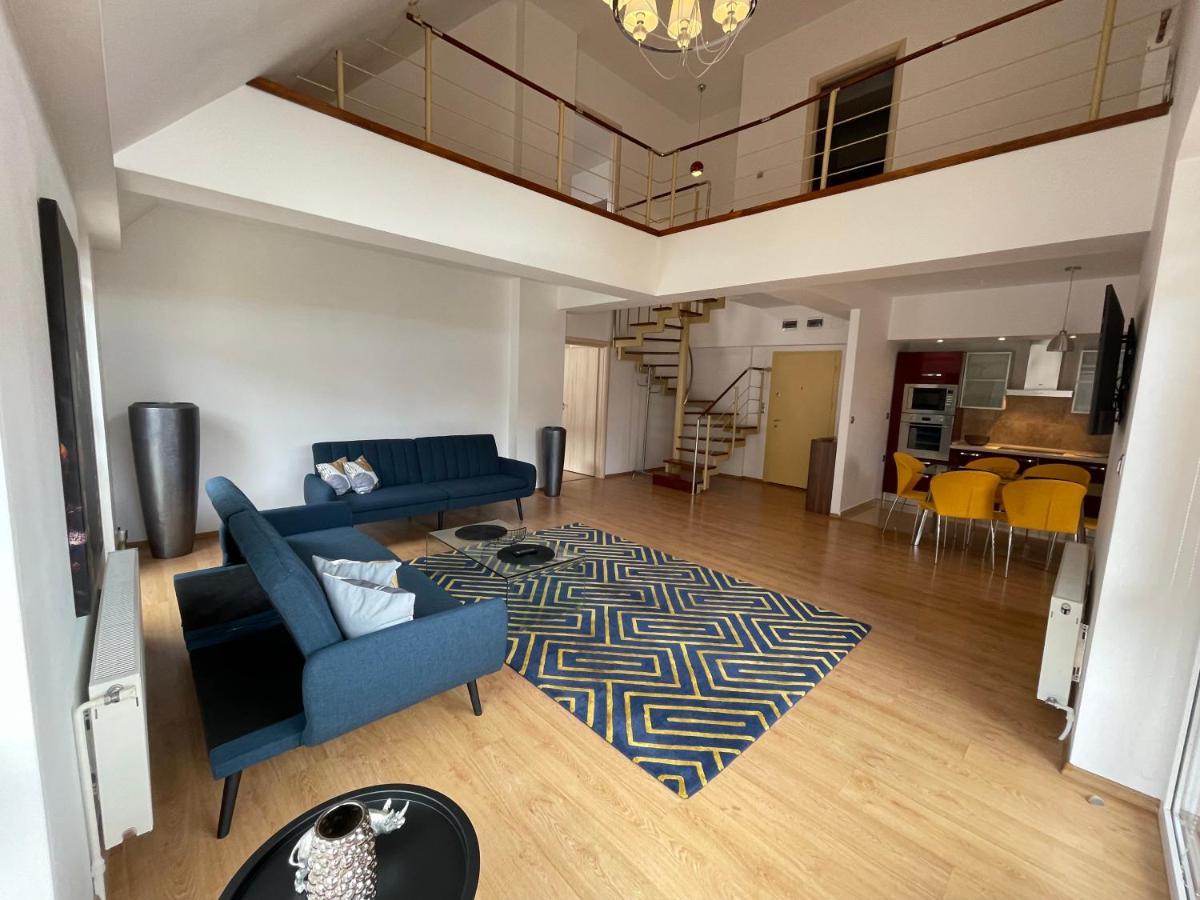 Appartement Kyra Luxury Penthouse à Sinaia Extérieur photo