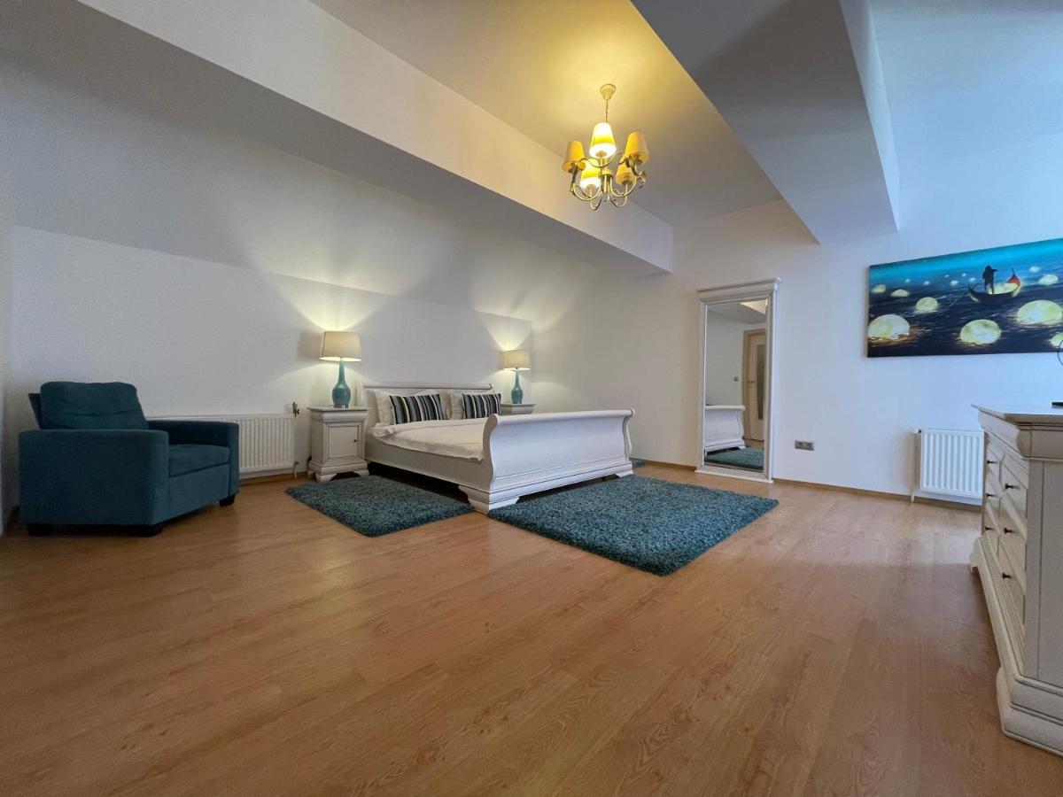 Appartement Kyra Luxury Penthouse à Sinaia Extérieur photo