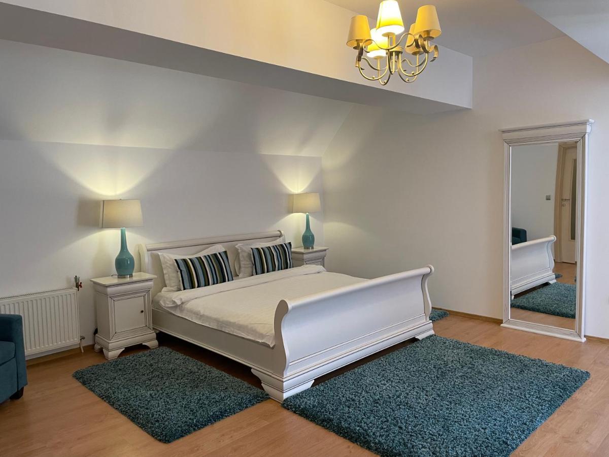 Appartement Kyra Luxury Penthouse à Sinaia Extérieur photo
