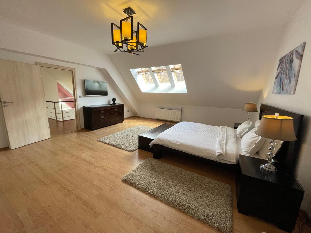Appartement Kyra Luxury Penthouse à Sinaia Extérieur photo